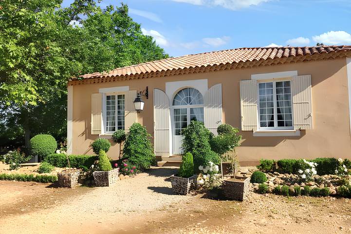 Ferienhaus für 8 Personen, mit Garten und Terrasse in Arles - 3