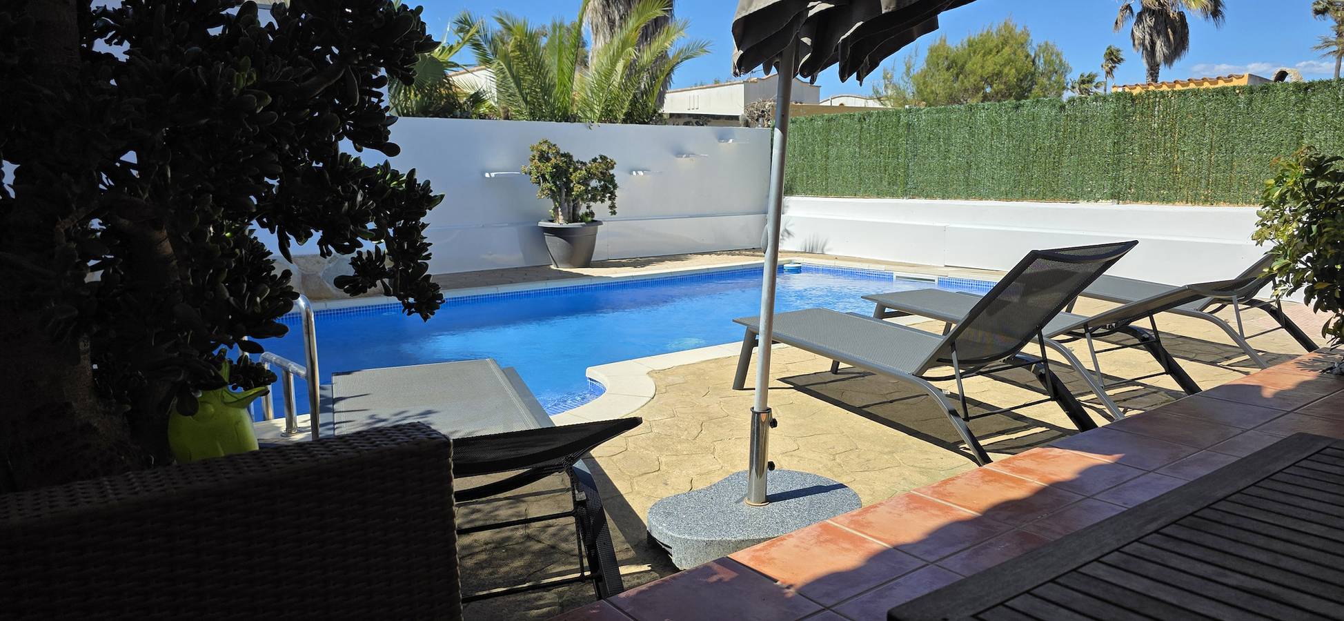 "Gecko“@Marisol: 250m zum Strand, Privat-Pool, A/C, Wifi, Hundestrand in Riumar, Delta de l'Ebre