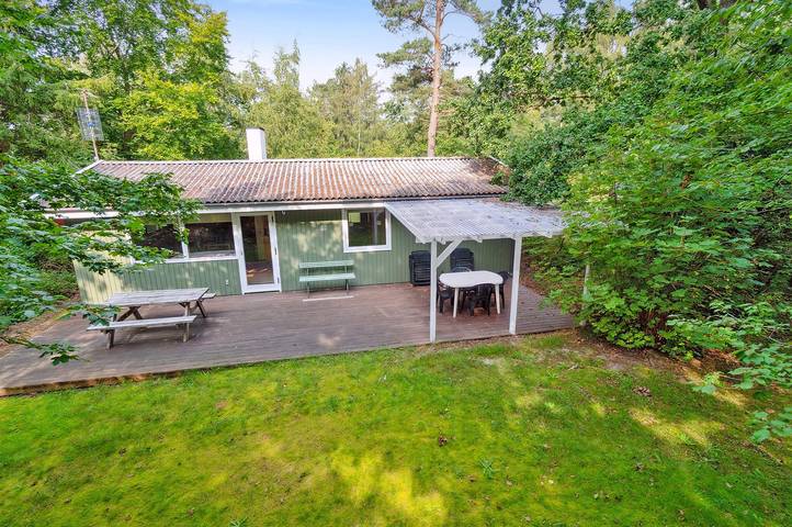 Ferieudlejning for 5 personer, med terrasse i Hasle
