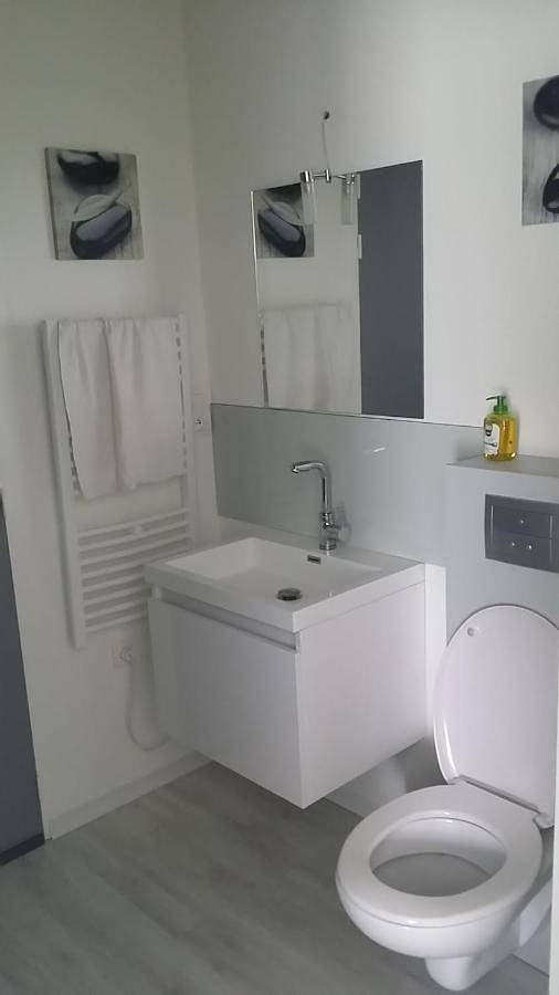 Chambre spacieuse, moderne et très confortable à Perros-Guirec in Perros-Guirec, Côte de Granit Rose