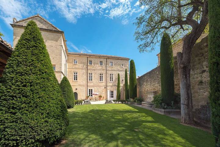Château de Saint Siffret Parc classé et piscine privée in Saint-Siffret, Région de Nîmes