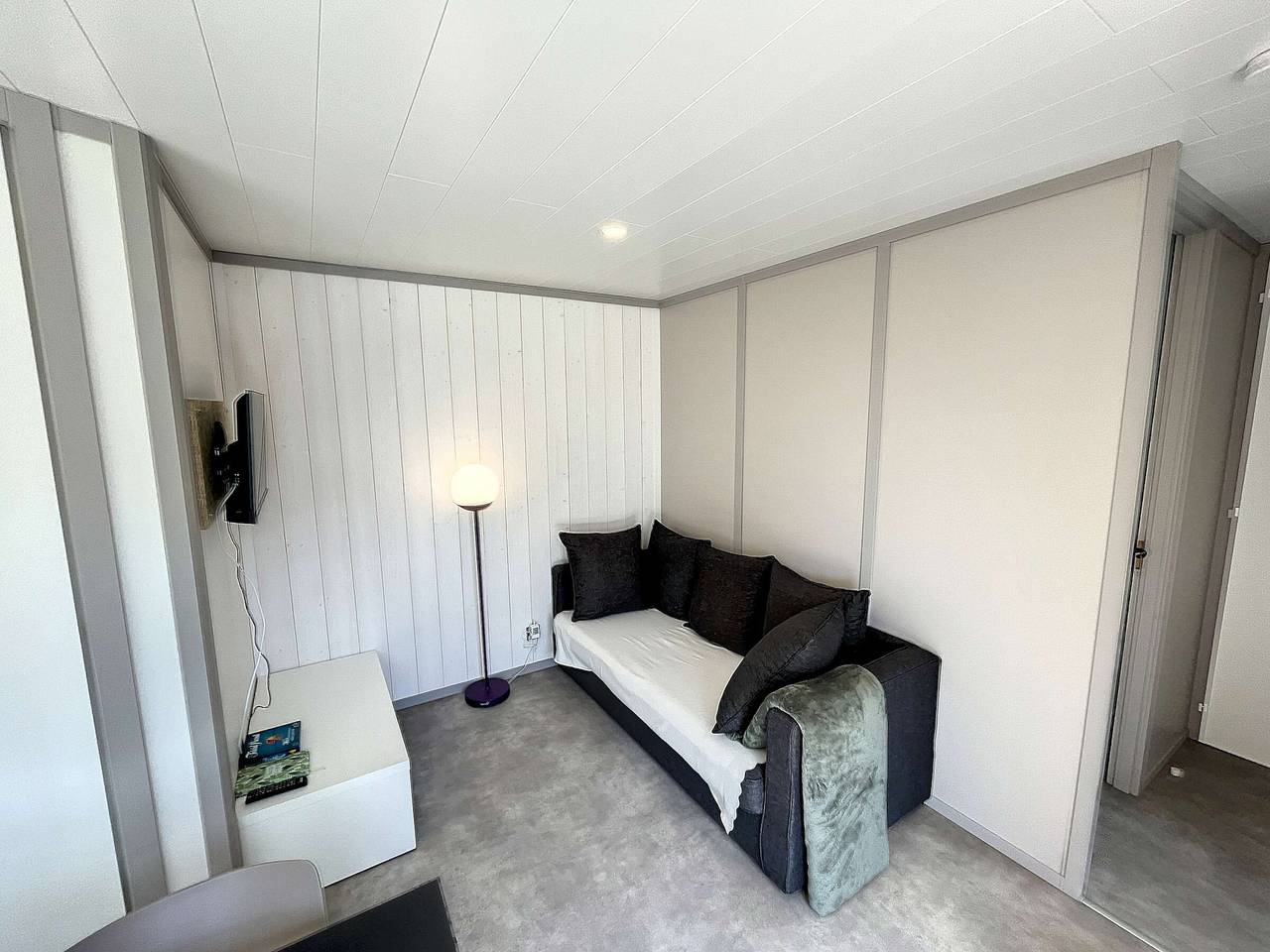 Chalet en Jullouville: 4 plazas, piscina climatizada, cerca de playa, terraza privada in Jullouville, Côte de la Déroute