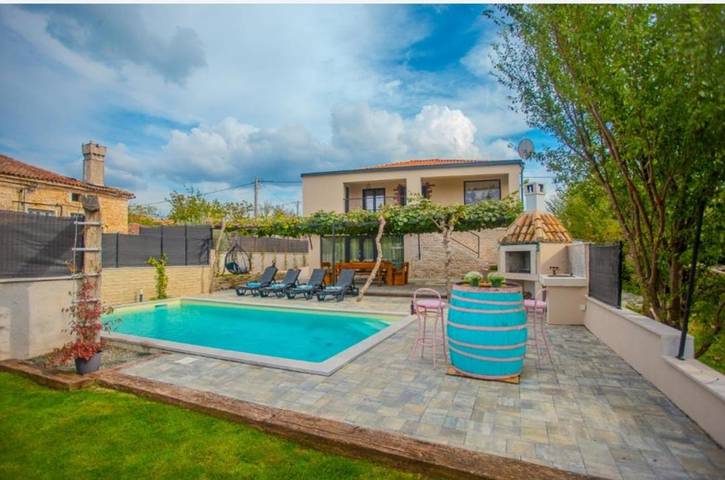 Ferienhaus für 7 Personen, mit Garten und Sauna sowie Pool und Whirlpool