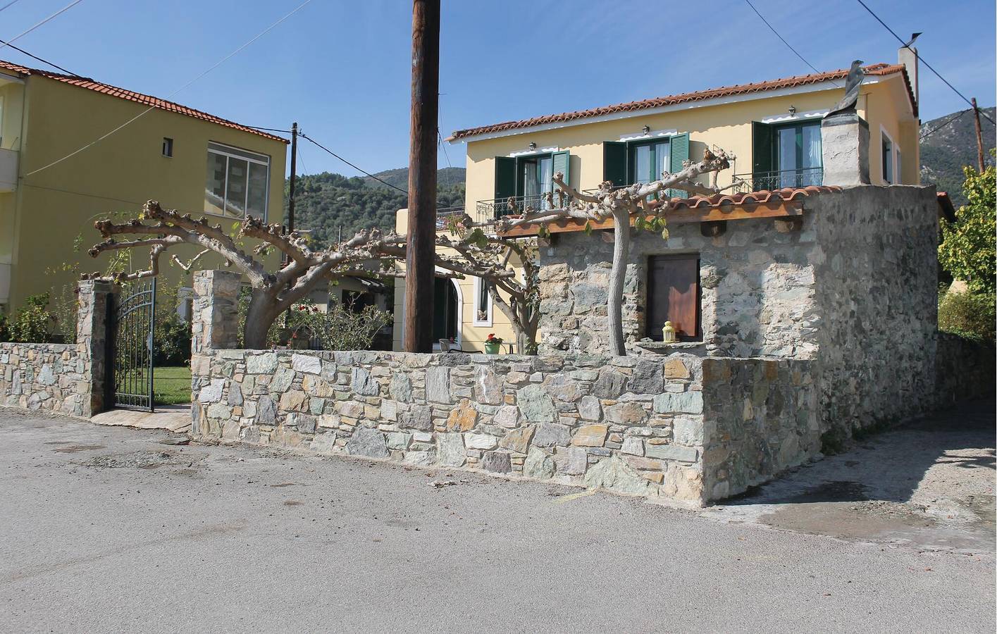 Gemütliches Küstenappartement mit Terrasse & WiFi in Ilia, Euböa
