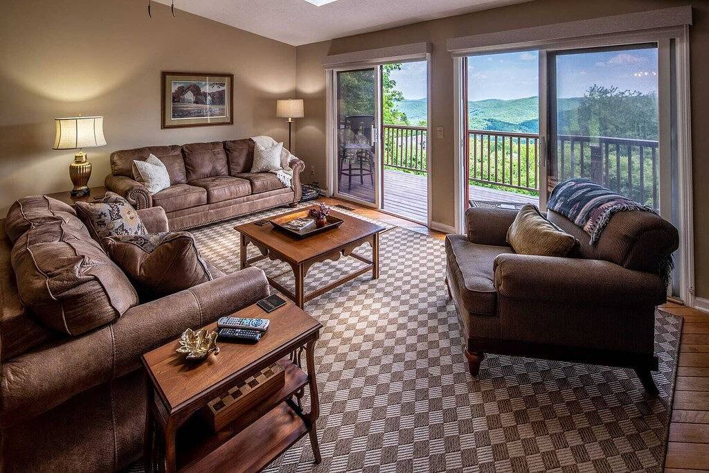Charming 4Br / 3Ba Französisch Mountain Elegantes Cottage auf sieben Teufel! Long Range Views & Whirlpool in Blue Ridge Parkway, Seven Devils
