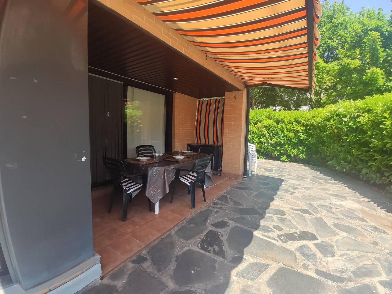 Entire apartment, Ground Floor Apartment with Garden and Two Bedrooms in Jaca in Jaca, Spanish Pyrenees
