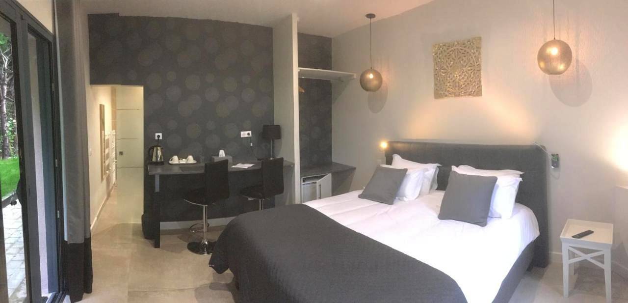 Double Room with Garden View in Chartres, Région de Chartres