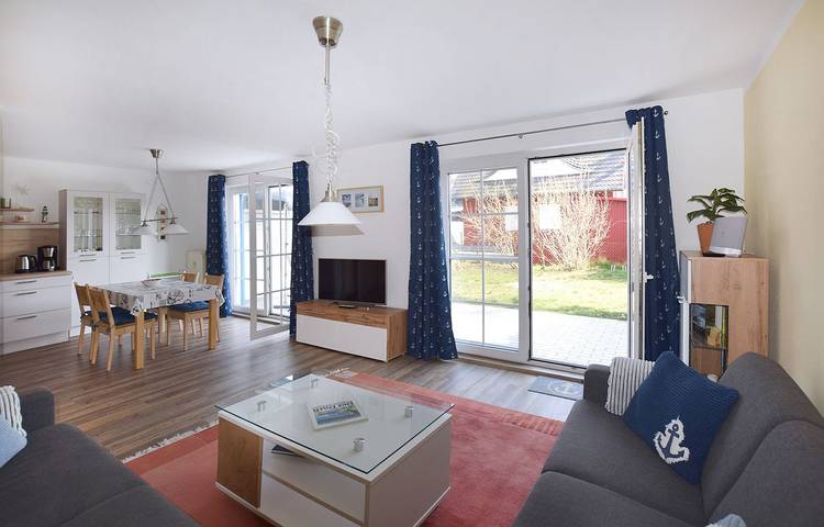 Ganze Wohnung, Gemütliche Ferienwohnung mit Süd-Terrasse, ruhige Lage, WLAN, Haustier erlaubt in Prerow, Fischland - Darß - Zingst