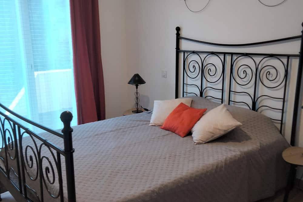 \"Bruyère du Canigou\", a new single-storey house, 60 m² facing the Canigou mountains in Vernet-les-Bains, Prades region