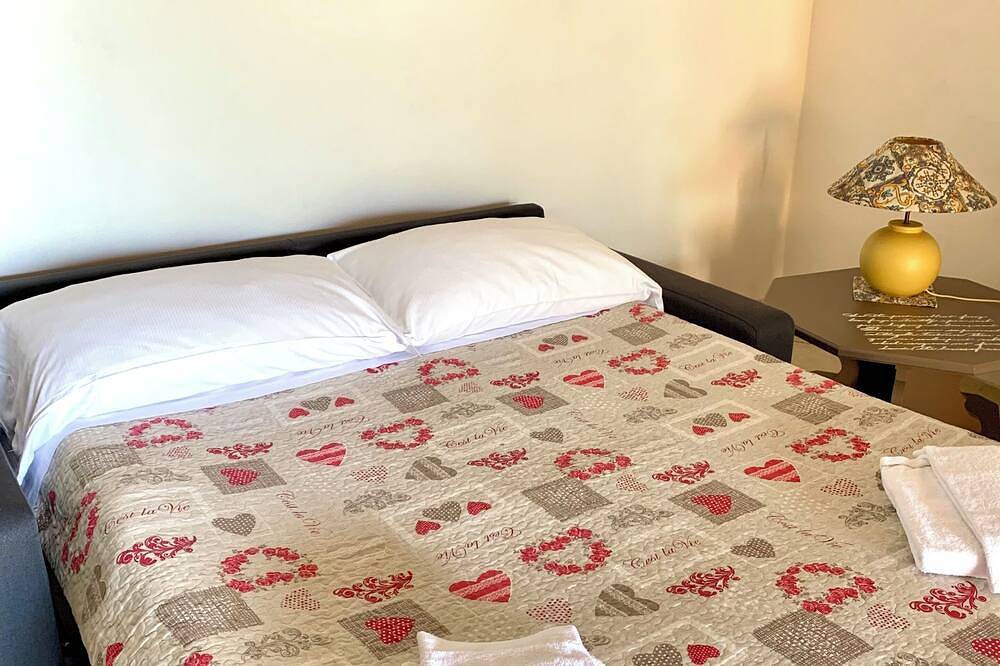 Appartement entier, In relaxation looking at the sea, with pool in Selva (Savone), Commune de Finale Ligure