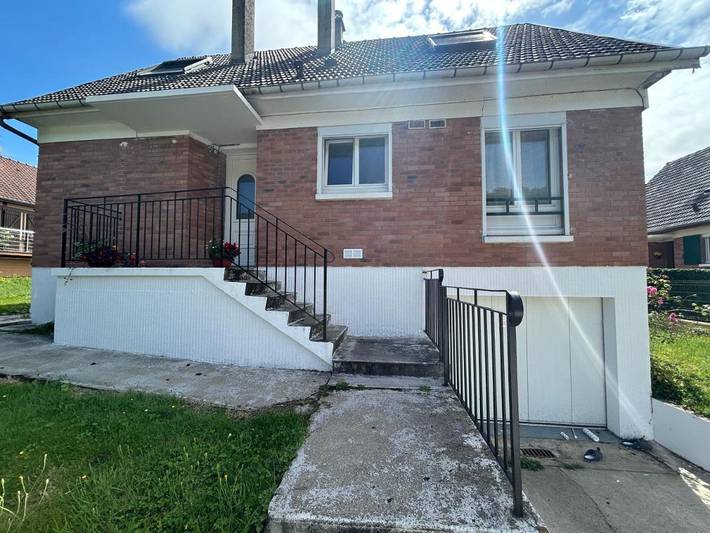 Gîte pour 5 personnes, avec vue ainsi que terrasse et jardin, animaux acceptés à Saint-Saëns (Seine-Maritime) - 3