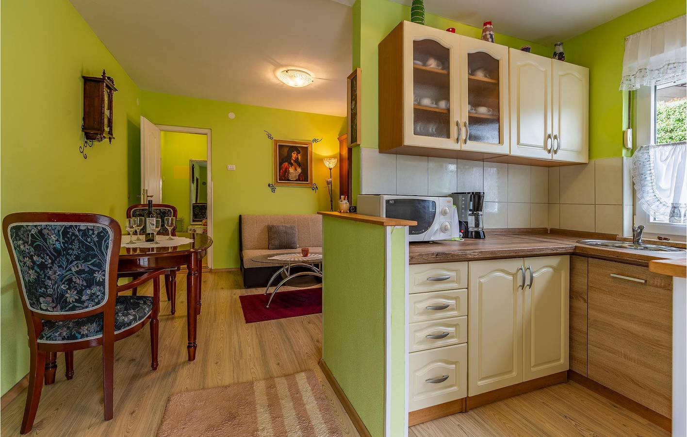 Ganze Ferienwohnung, Ferienwohnung für 4 Personen mit Terrasse in Premantura, Südküste Istrien