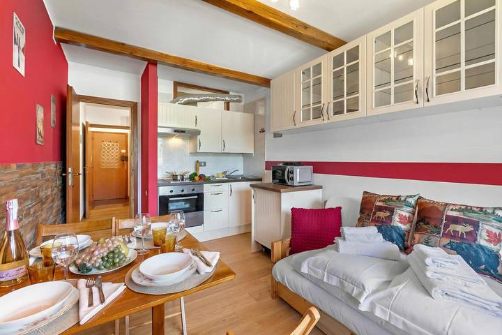 Ganze Wohnung, Studio Valleverde 26B Ski-in/out with Balcony in Sestriere, Via Lattea