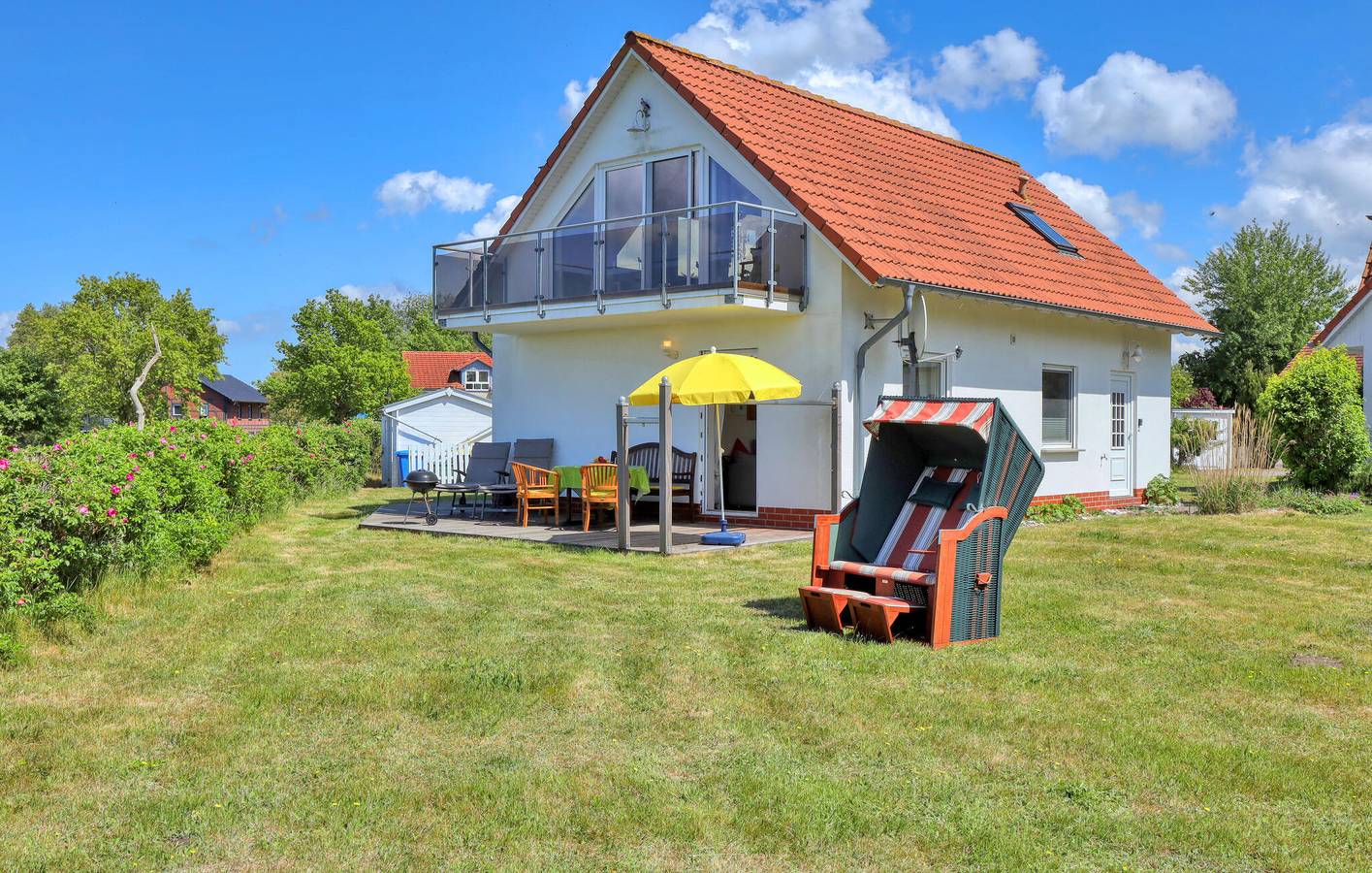 Ganze Ferienwohnung, Modernes Apartment mit Terrasse und Parkplatz, nahe der Küste und Restaurants in Fuhlendorf, Vorpommern