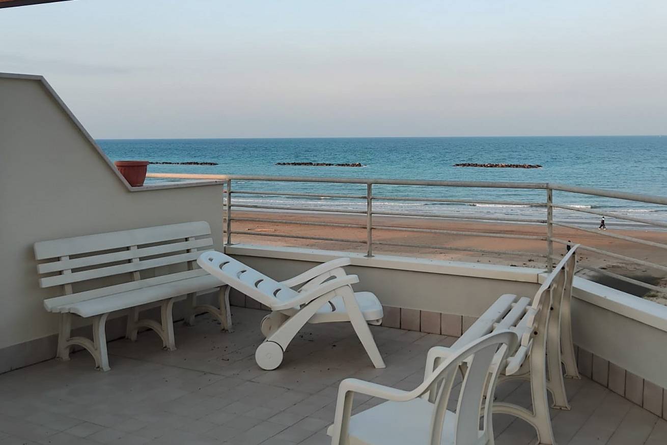 Ganze Wohnung, Se222 - Senigallia, exclusive seafront penthouse with terrace in Senigallia, Senigallia (Gemeinde)