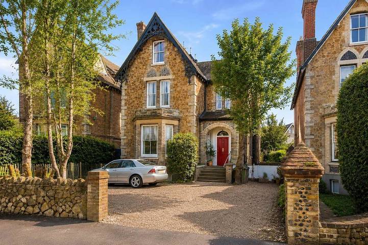 Apartment for 4 people, with garden in Guildford