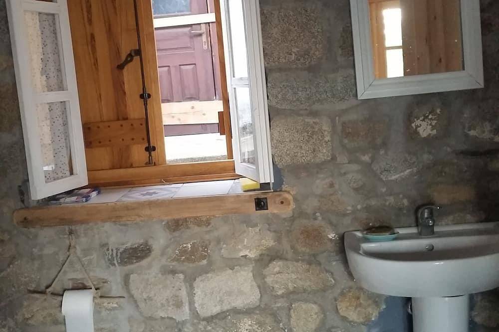 Appartamento intero, New apartment within old walls in Sykia, Sithonia