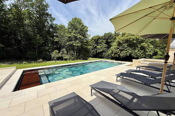 Location de vacances pour 9 personnes, avec terrasse et jardin à Anché