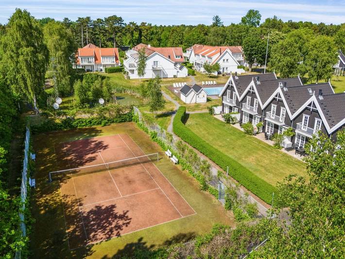 Ferieudlejning for 6 personer, med Balkon og Jacuzzi såvel som Terrasse og Pool i Nykøbing Sjælland