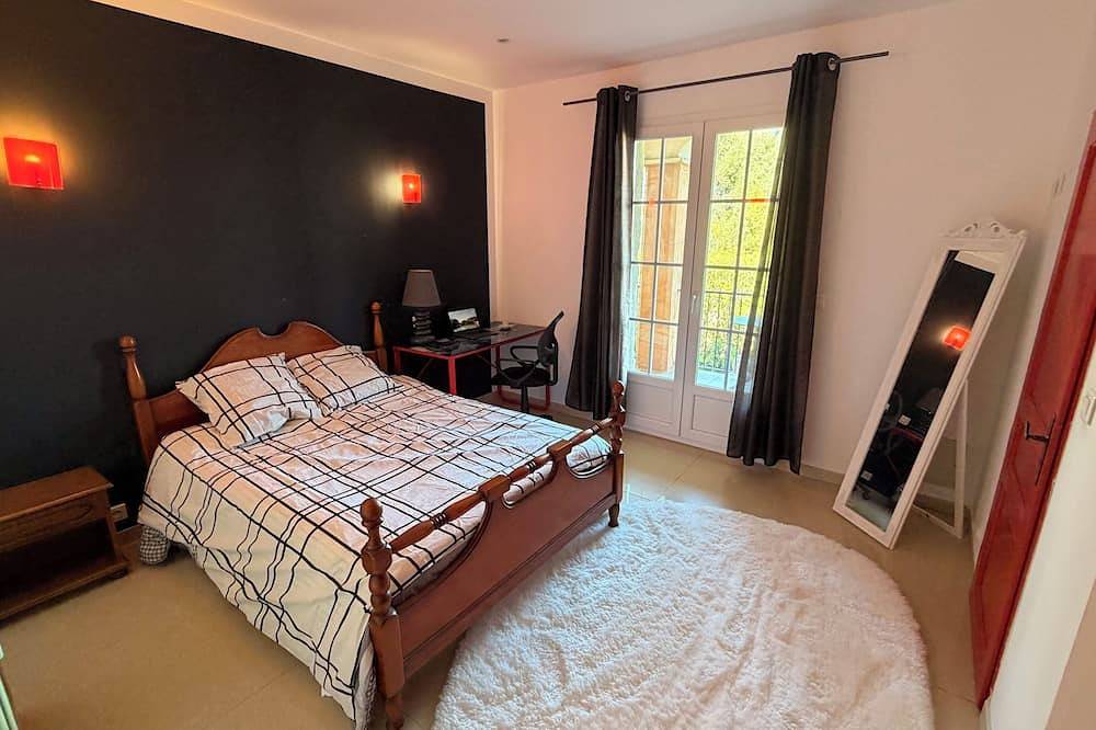 T4 apartment with swimming pool, breakfast included and customizable. in Biguglia, Bastia e dintorni