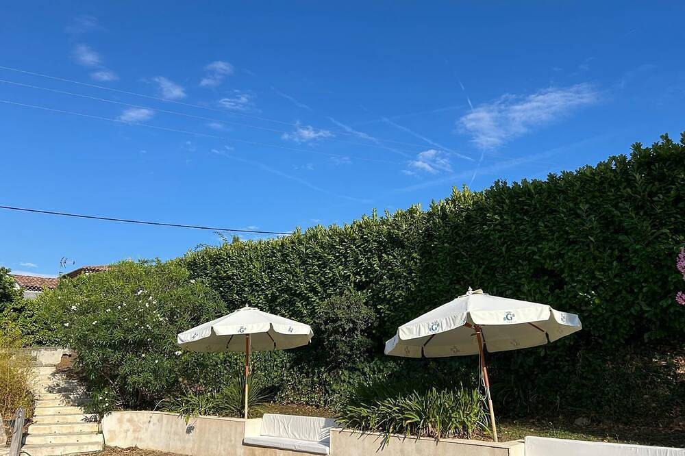 Villa à Saint Jeannet dans l'arrière pays Niçois \n10 personnes\njardin clos in Saint-Jeannet, Région de Cannes