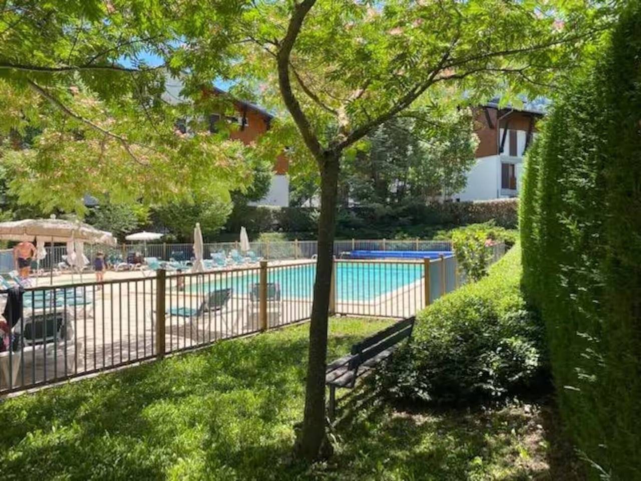 Entire apartment, Apartment 'Bel Appartement À Saint-lary-soulan' with Mountain View and Shared Pool in Saint-Lary-Soulan, Pyrenees National Park