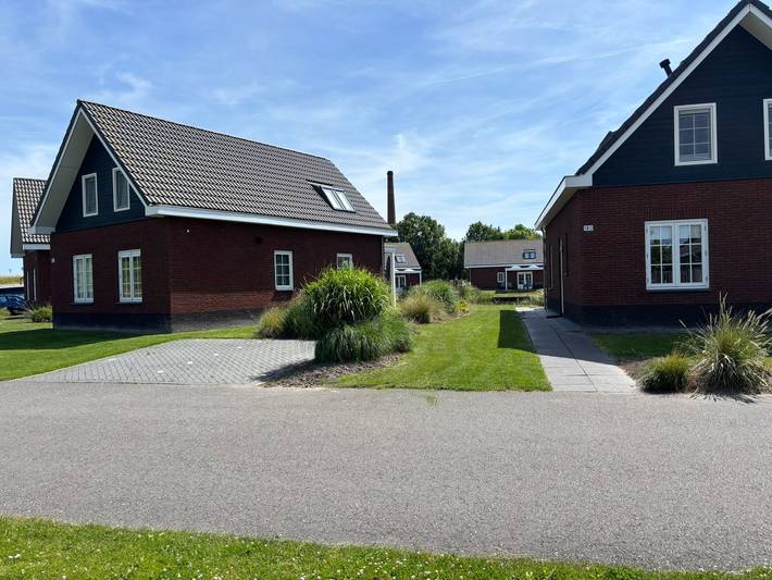 Ferienhaus für 12 Personen, mit Balkon/Terrasse und Terrasse sowie Garten und Sauna in Medemblik - 2