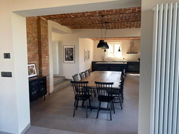 Location de vacances pour 12 personnes, avec piscine et vue ainsi que jardin et terrasse à Nizza Monferrato - 4