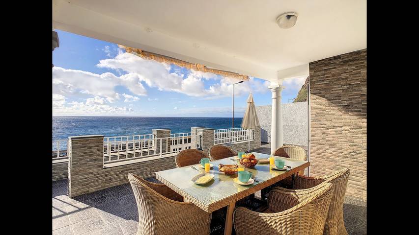 Casa de férias para 8 pessoas, com vista para o mar e terraço em Paul Do Mar