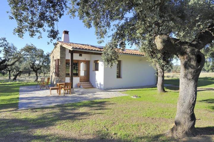 Albergue para 2 personas, con Terraza y Jardín además de Piscina y Vistas en Valle del Jerte