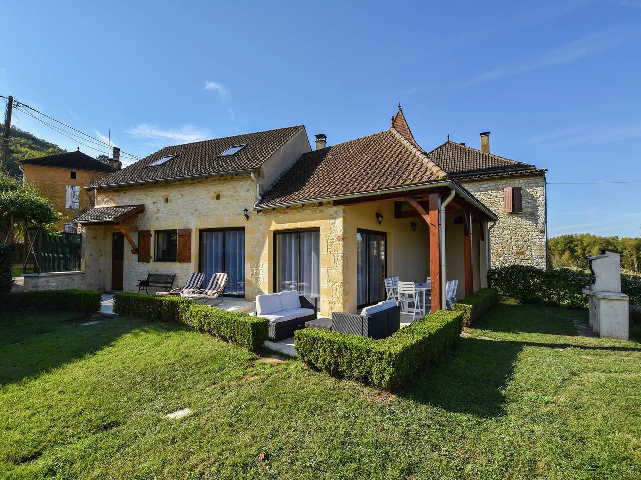 Maison de vacances à Montcléra avec barbecue in Montcléra, Quercy