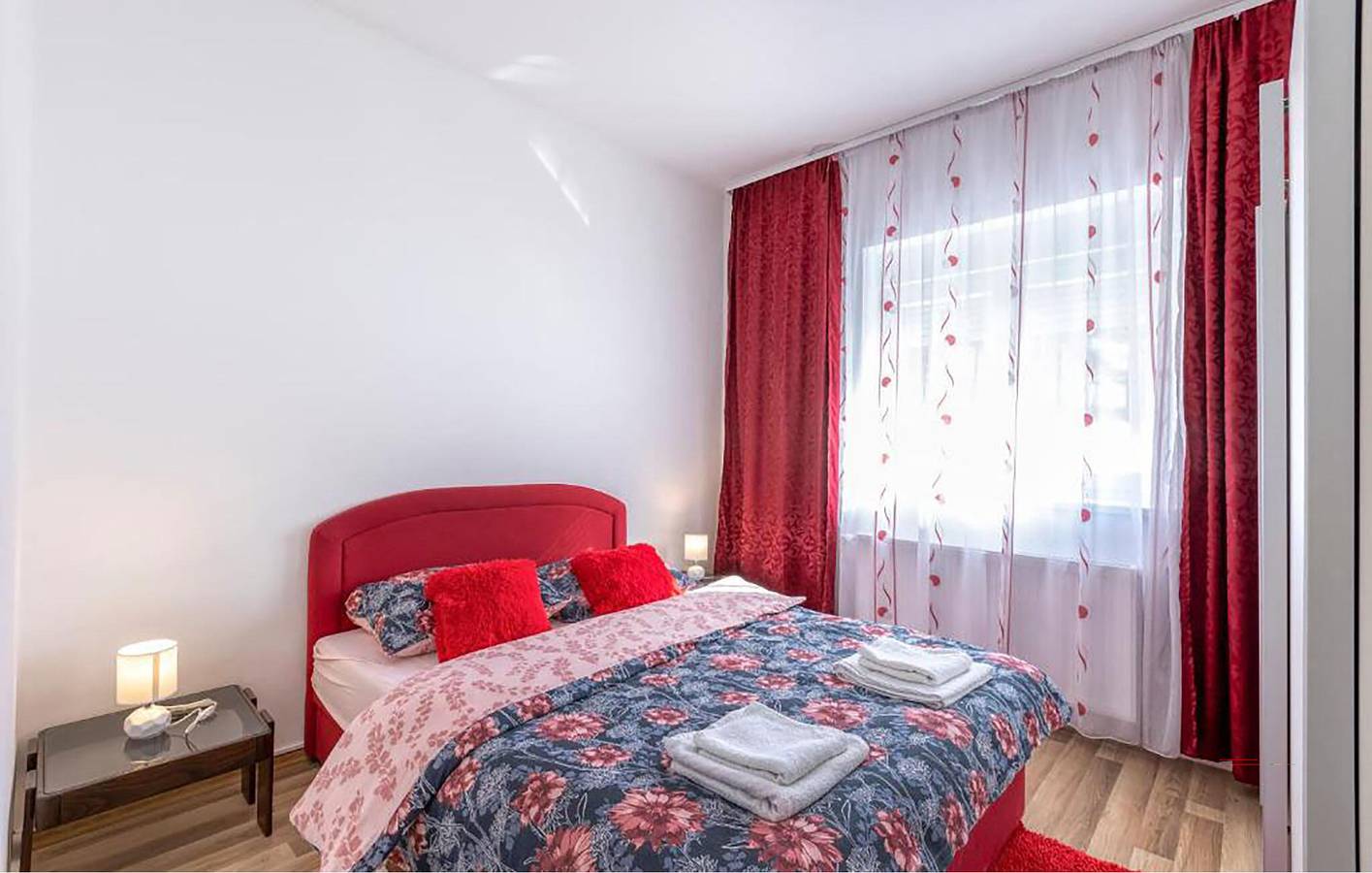 Charmant appartement van 210 m² met zwembad nabij de rivier Novčica in Gospić, Lika-Senj
