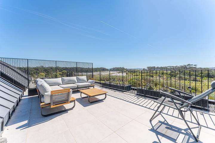 Gîte pour 6 personnes, avec balcon ainsi que piscine et jardin à Apúlia