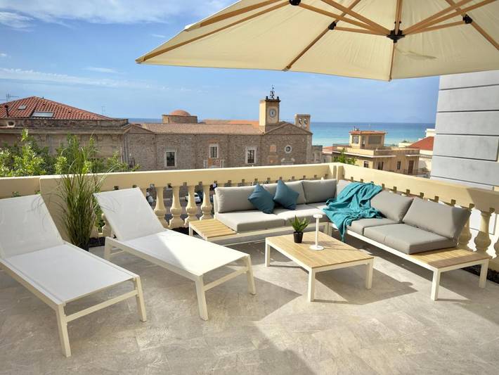 B&b per 4 persone, con Balcone e Idromassaggio nonché Terrazza e Panorama a Sant'Agata di Militello