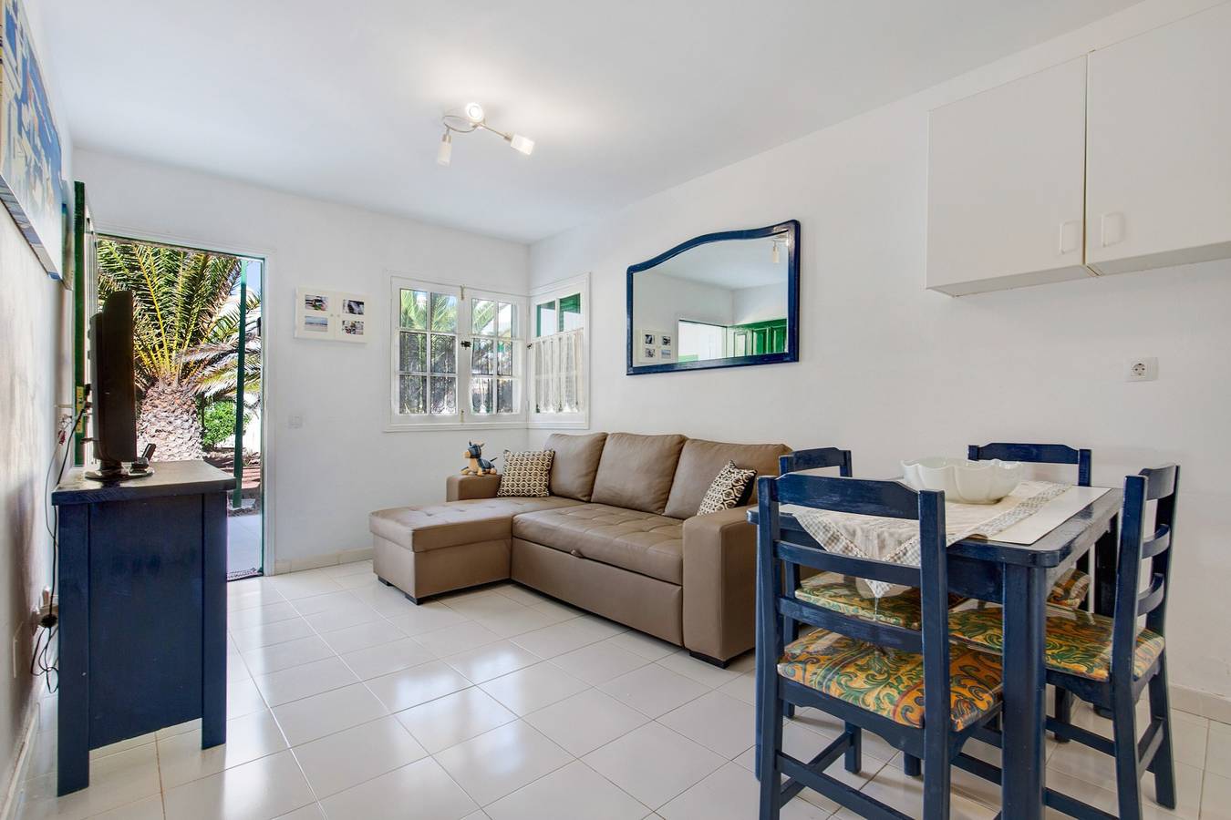Apartamento entero, Apartamento de vacaciones 'Casa Isa' con terraza privada in El Cotillo, La Oliva