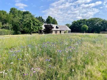 Cottage pour 10 personnes, avec sauna et vue ainsi que piscine et jardin dans Mesnil-en-Ouche