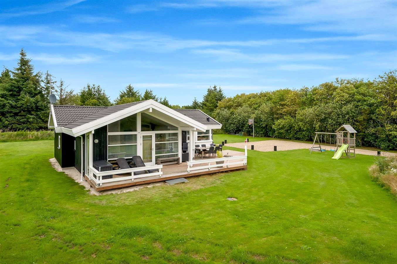 Amazing home in Ringkøbing w/ 3 Bedrooms, Sauna and Wifi in Lodbjerg Hede, Ringkøbing
