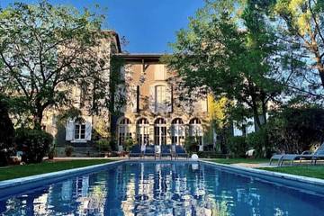 Château pour 15 personnes, avec jardin dans l' Aude