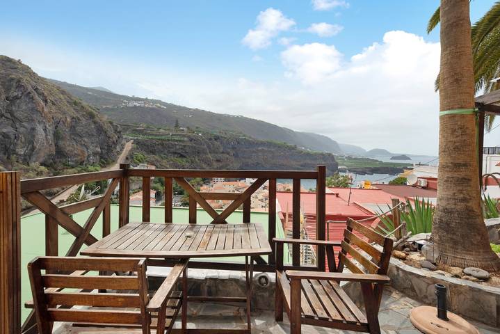 Apartamento entero, Apartamento Bali con vistas a la montaña, al mar, Wi-Fi y terraza in San Marcos, Tenerife Norte