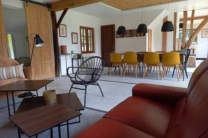 Gîte pour 10 personnes, avec jardin