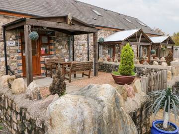 Log Cabin for 4 People in Powys, Mid-Wales, Photo 2