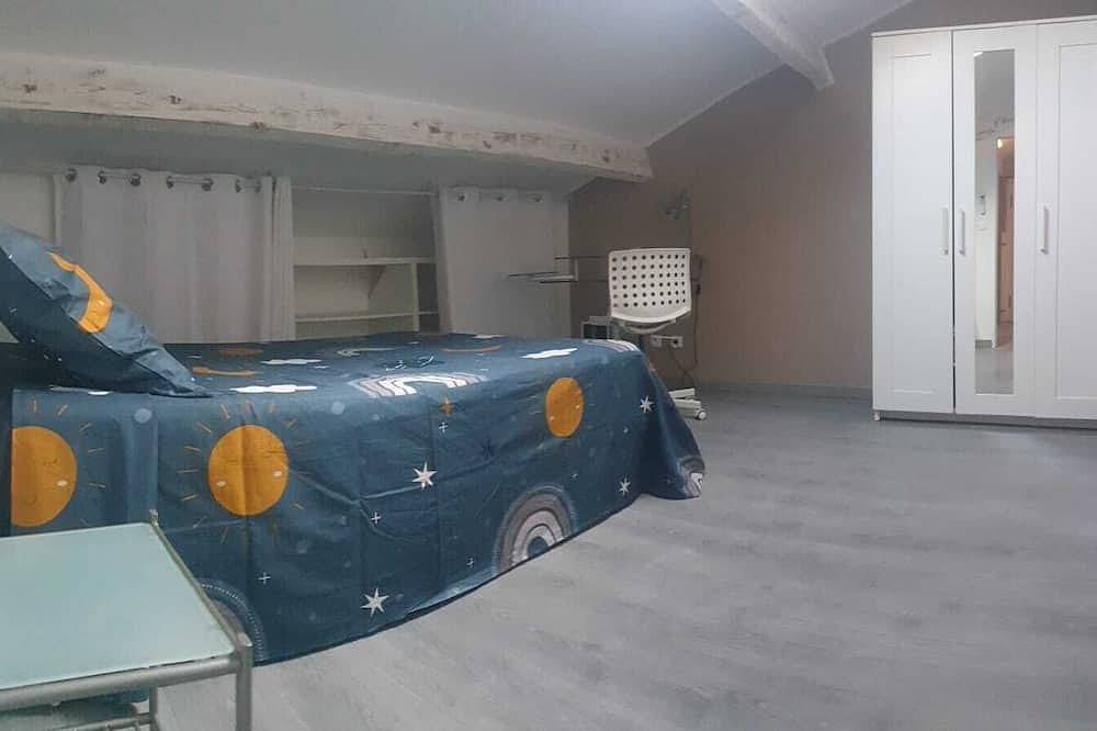 Super villa for vacations in Le Crès, Côte d'Améthyste