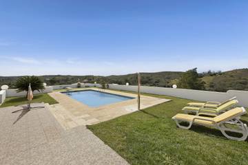 Holiday Home for 10 People in Portimão, Algarve, Photo 3