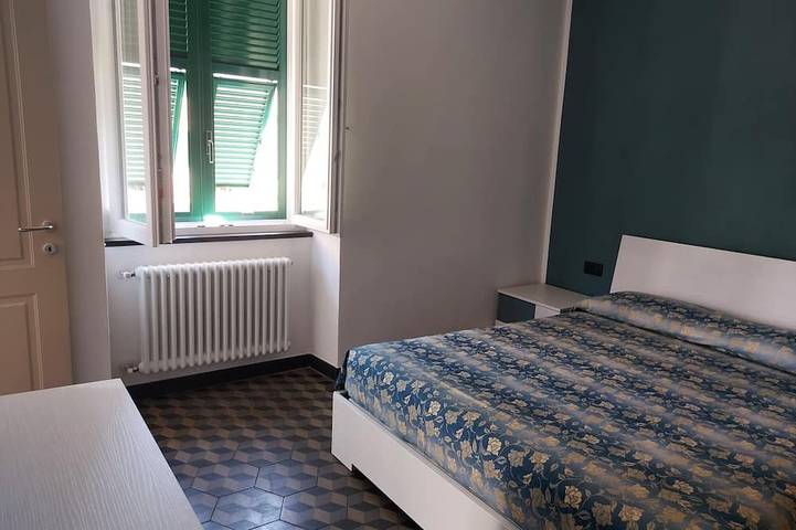 Appartamento intero, Ampio e confortevole appartamento vicino al mare in Ponente (Genova), Genoa