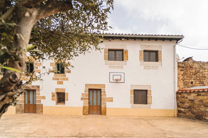Casa rural para 20 personas, con Jacuzzi y Jardín en Provincia de Palencia