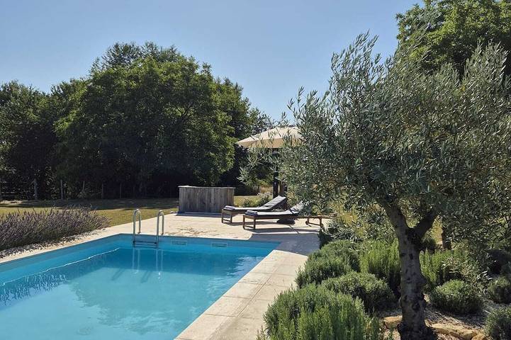 Location de vacances pour 10 personnes, animaux acceptés à Saint-Sulpice-d'Excideuil