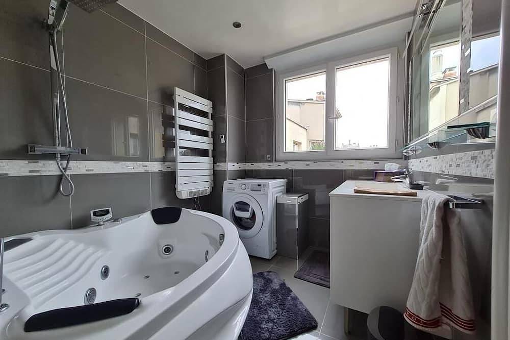 Entire apartment, Exceptional appartement to 10 mn from Champs Elysées in Neuilly-sur-Seine, Hauts-de-Seine