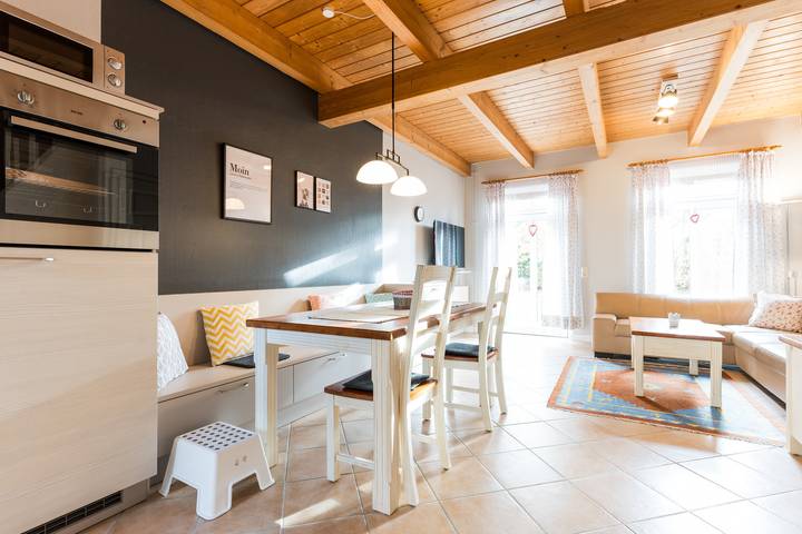 Ferienhaus für 4 Personen, mit Terrasse und Garten in Staberdorf
