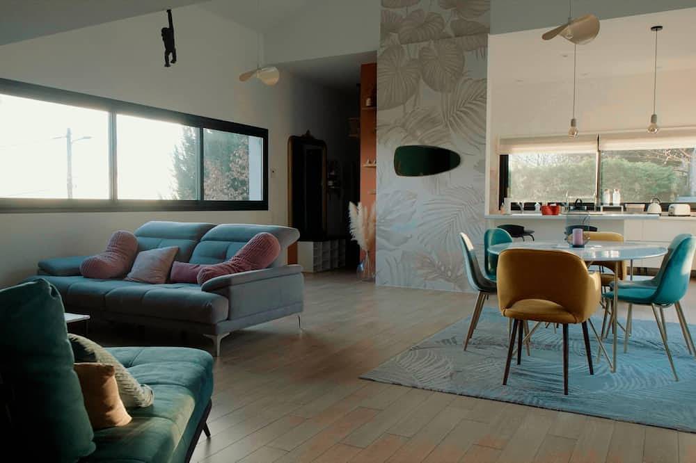 Exceptional villa | Private pool and suites in Château-Salins Region
