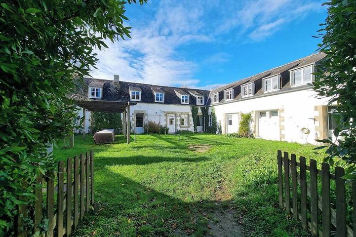 Location de vacances pour 25 personnes, avec Jacuzzi ainsi que Terrasse et Jardin à Loctudy